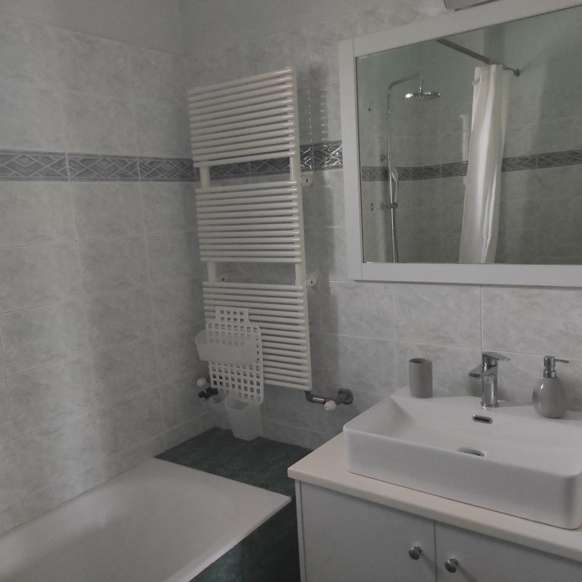 Sea Breeze Villa Resmo Dış mekan fotoğraf