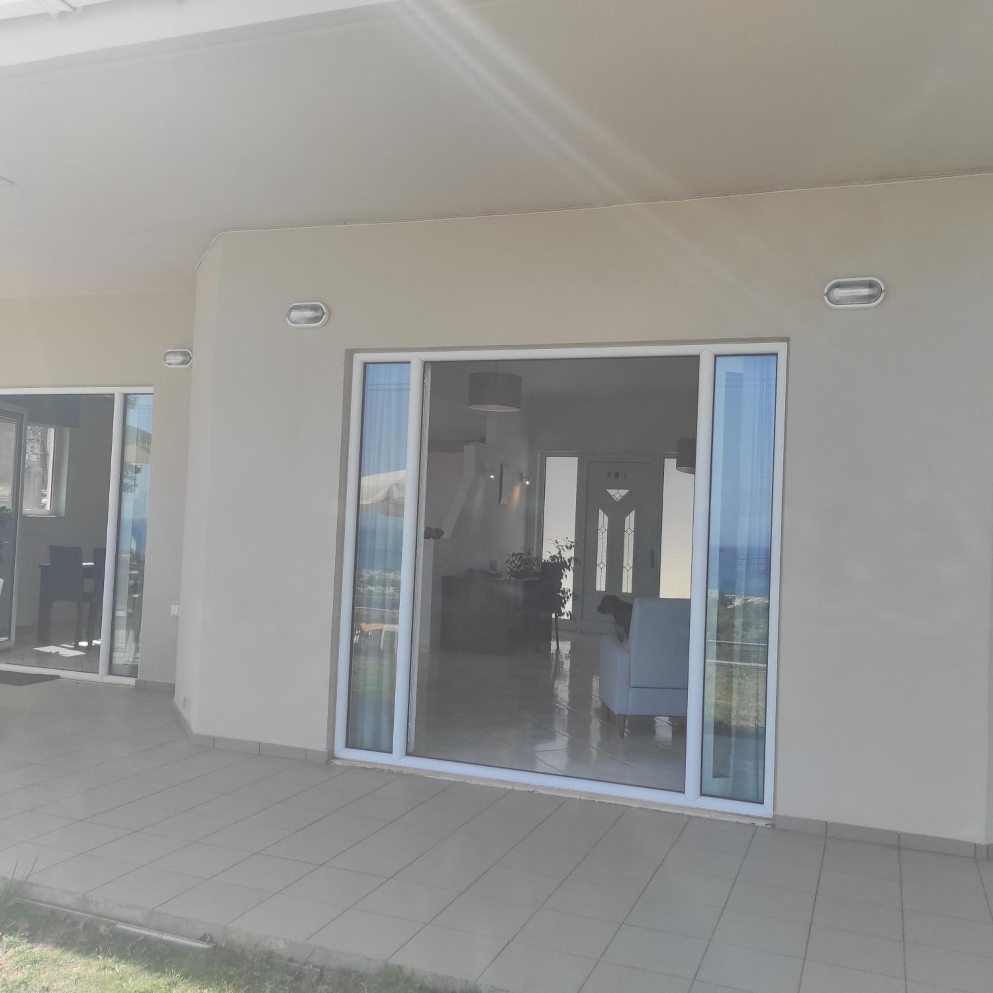 Sea Breeze Villa Resmo Dış mekan fotoğraf